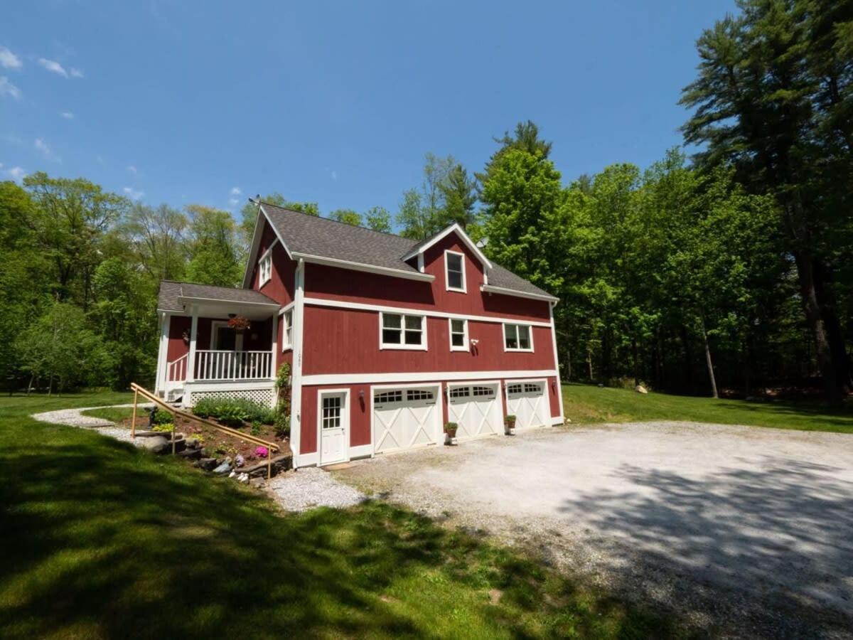 Berkshire Vacation Rentals: Peaceful Post And Beam Loft Sleeps 9 New Marlborough Exterior photo