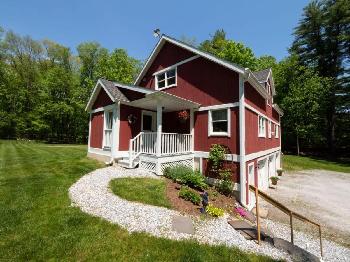 Berkshire Vacation Rentals: Peaceful Post And Beam Loft Sleeps 9 New Marlborough Exterior photo