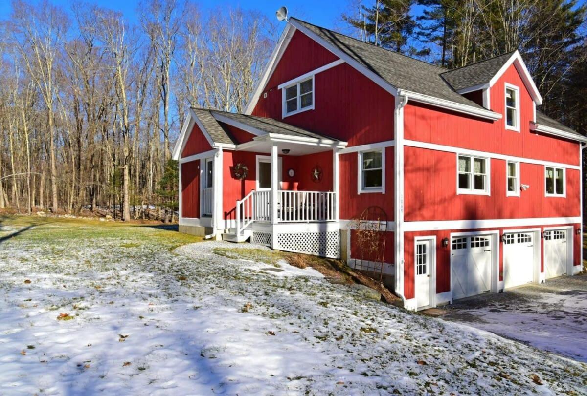 Berkshire Vacation Rentals: Peaceful Post And Beam Loft Sleeps 9 New Marlborough Exterior photo