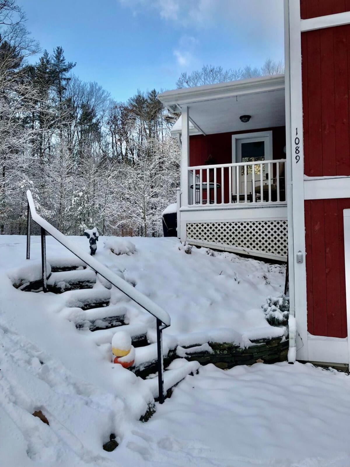 Berkshire Vacation Rentals: Peaceful Post And Beam Loft Sleeps 9 New Marlborough Exterior photo